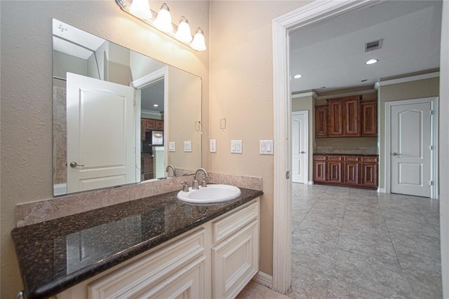 7037 Kingston Cove Lane 316, Willis, TX 77318