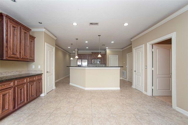 7037 Kingston Cove Lane 316, Willis, TX 77318