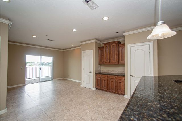 7037 Kingston Cove Lane 316, Willis, TX 77318