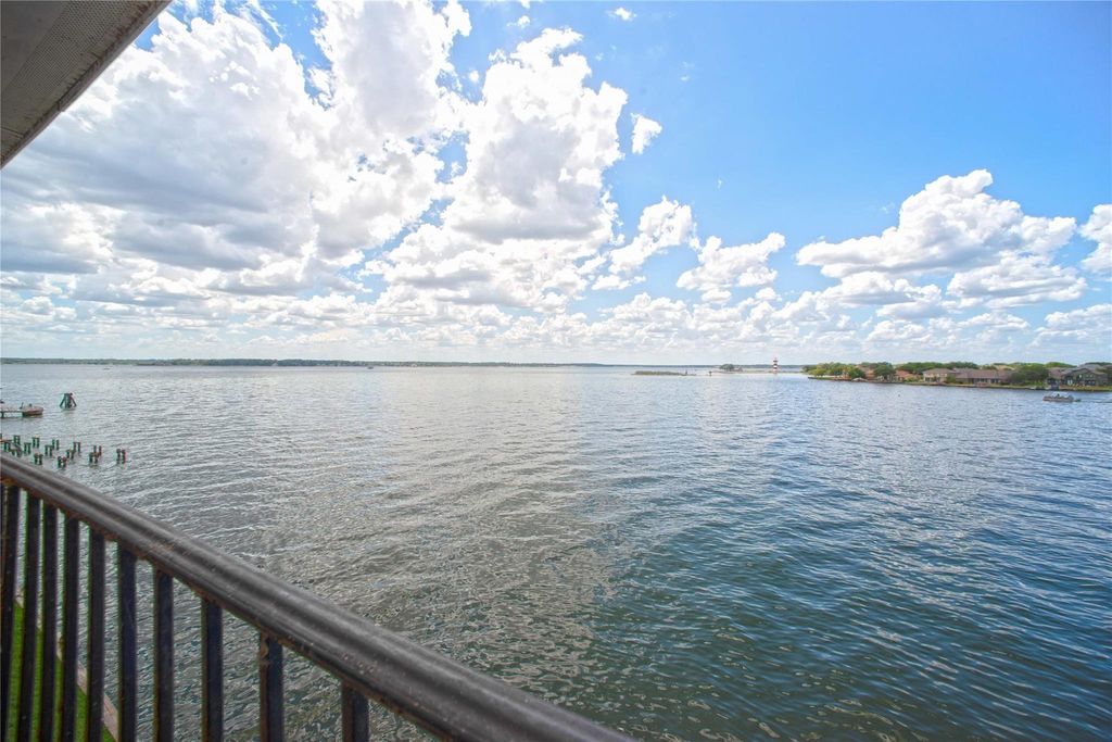 7037 Kingston Cove Lane 316, Willis, TX 77318