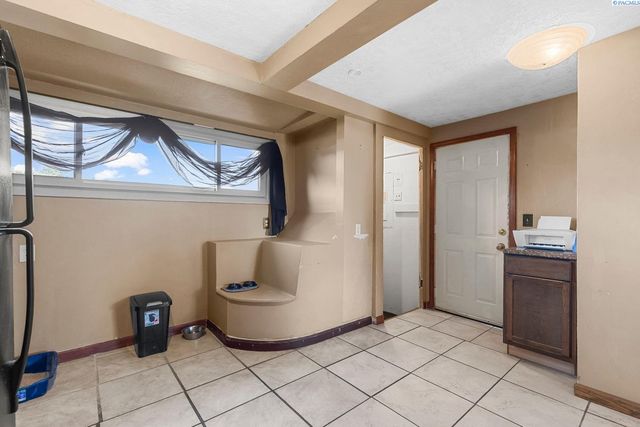 139 N 52nd Avenue, Yakima, WA 98908