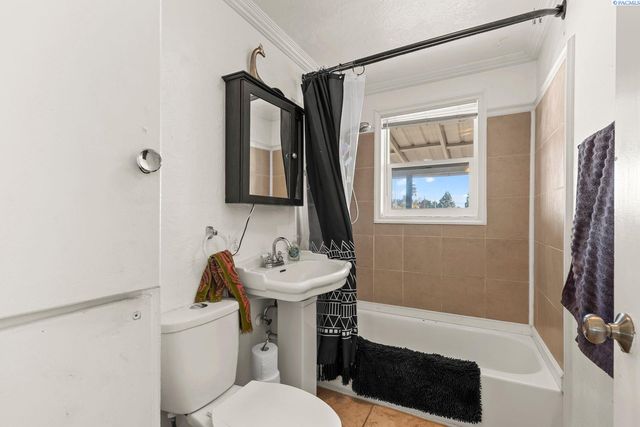 139 N 52nd Avenue, Yakima, WA 98908