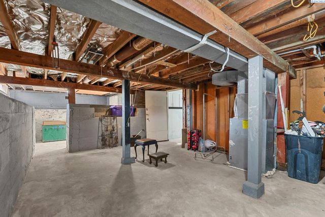 139 N 52nd Avenue, Yakima, WA 98908