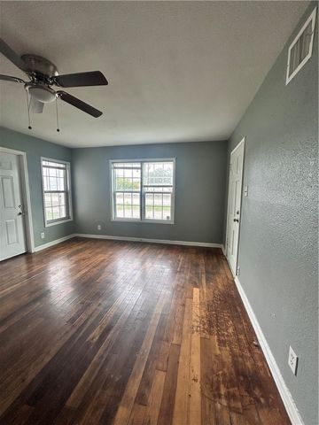 2867 S Staples St, Corpus Christi, TX 78404