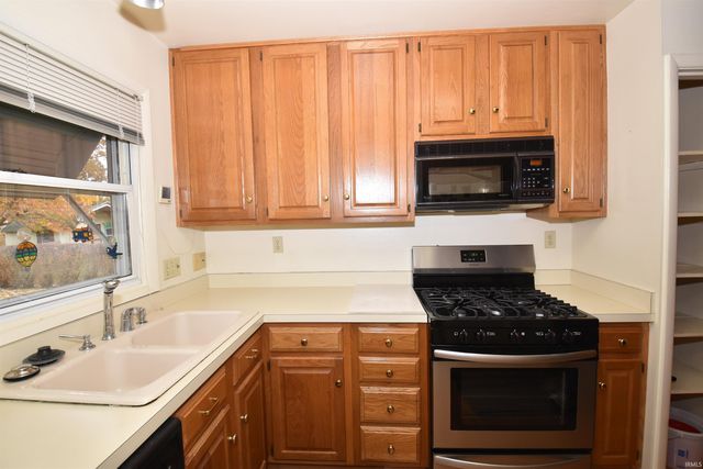 1117 Whitehall Drive, South Bend, IN 46615