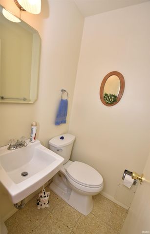 1117 Whitehall Drive, South Bend, IN 46615