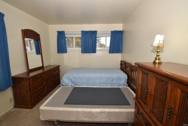 1117 Whitehall Drive, South Bend, IN 46615