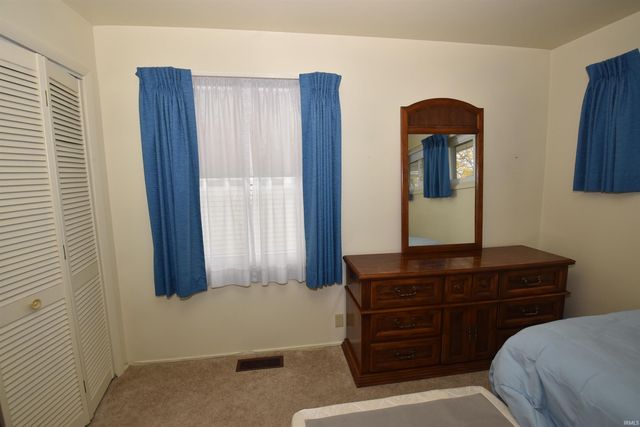 1117 Whitehall Drive, South Bend, IN 46615