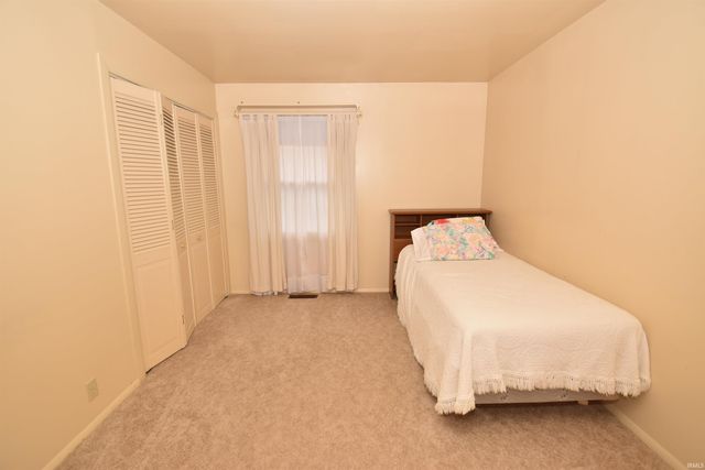 1117 Whitehall Drive, South Bend, IN 46615