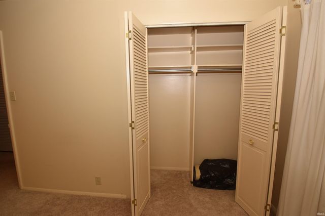 1117 Whitehall Drive, South Bend, IN 46615