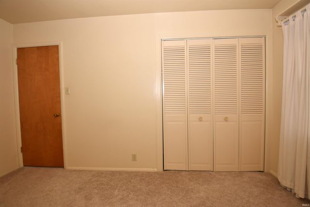 1117 Whitehall Drive, South Bend, IN 46615