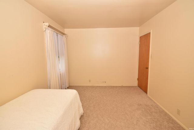 1117 Whitehall Drive, South Bend, IN 46615