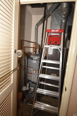 1117 Whitehall Drive, South Bend, IN 46615