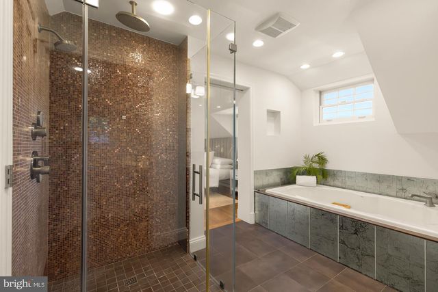 1636 KALMIA RD NW, Washington, DC 20012