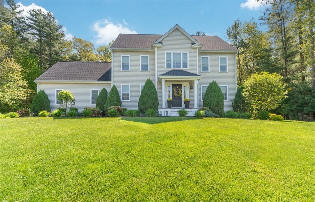 151 Princess Ln, Raynham, MA 02767