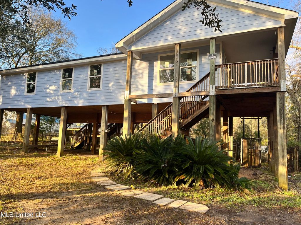 3115 Louise Street, Pascagoula, MS 39581