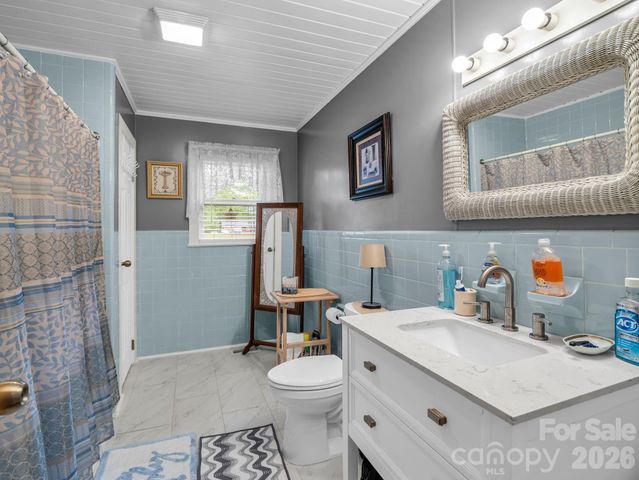 408 Hollis Road, Ellenboro, NC 28040