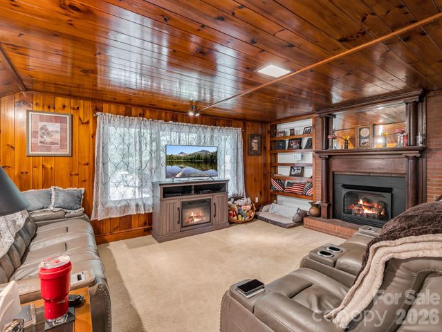 408 Hollis Road, Ellenboro, NC 28040
