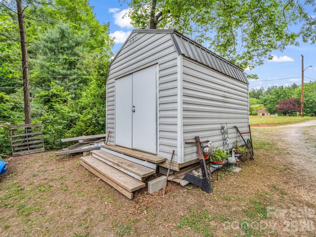 408 Hollis Road, Ellenboro, NC 28040