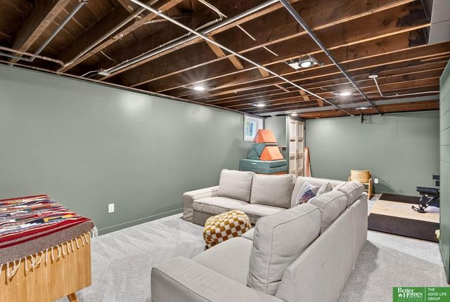 2703 N 63 Street, Omaha, NE 68104