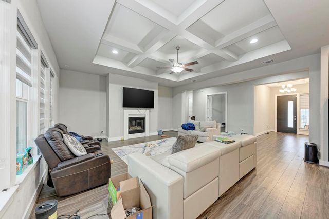 92 Sierra Mosca TRL, Liberty Hill, TX 78642