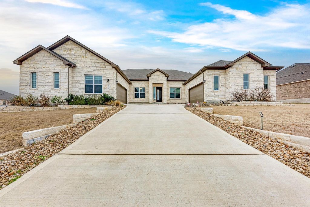 92 Sierra Mosca TRL, Liberty Hill, TX 78642