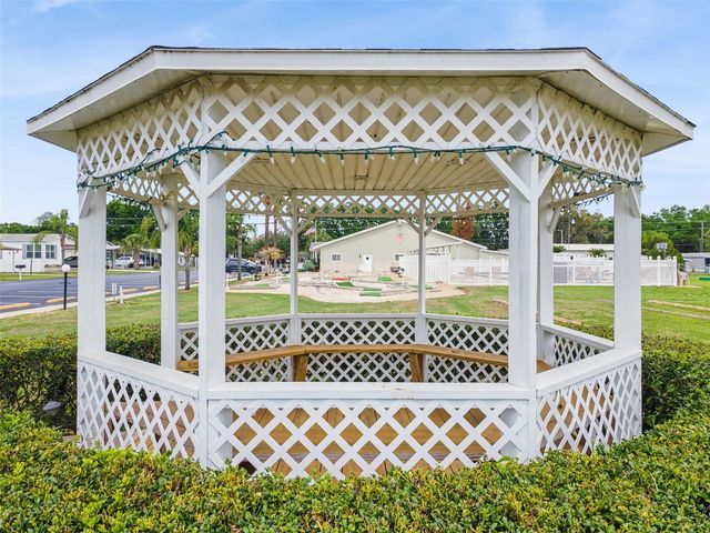 125 LAKE HAZEL DRIVE, Winter Haven, FL 33884