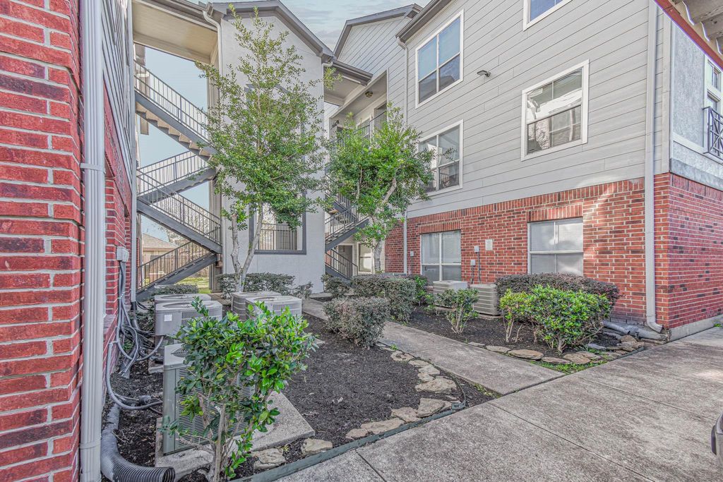 6289 Wilcrest Drive 5203, Houston, TX 77072