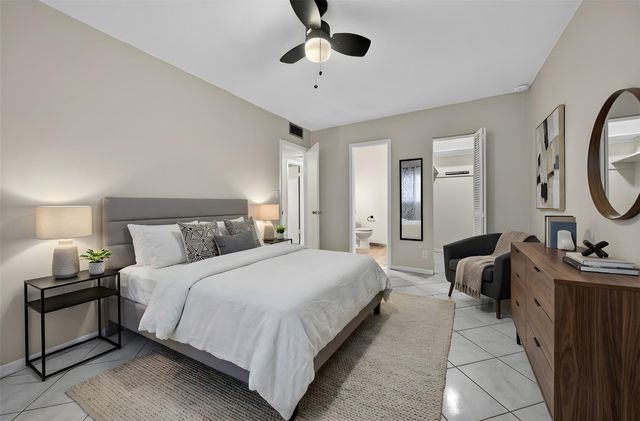 5300 Washington Street H136, Hollywood, FL 33021