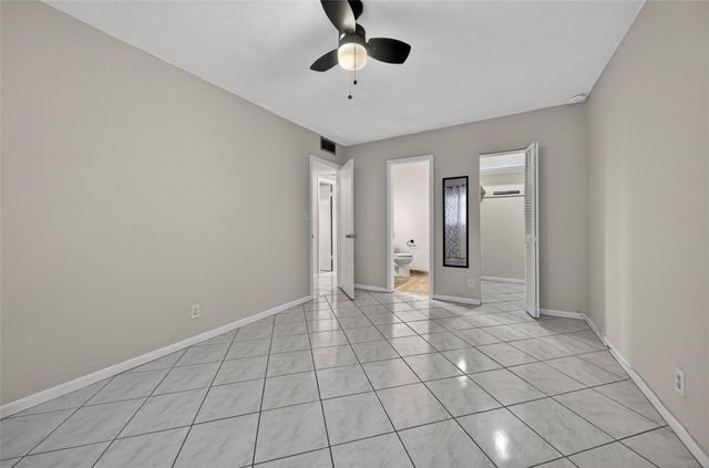 5300 Washington Street H136, Hollywood, FL 33021