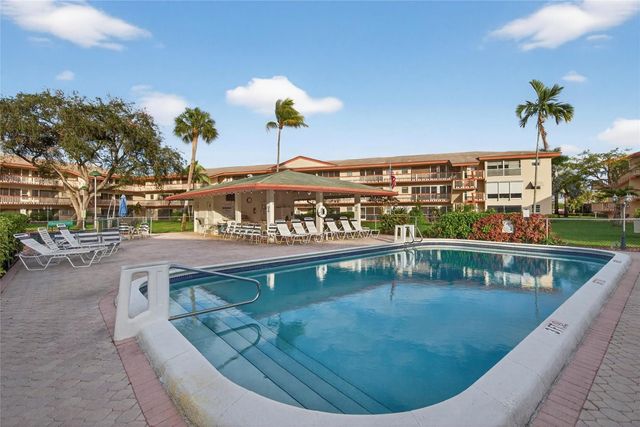 5300 Washington Street H136, Hollywood, FL 33021