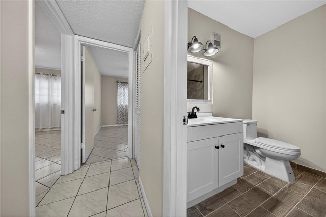 5300 Washington Street H136, Hollywood, FL 33021