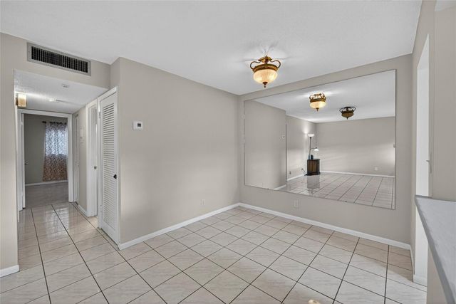 5300 Washington Street H136, Hollywood, FL 33021