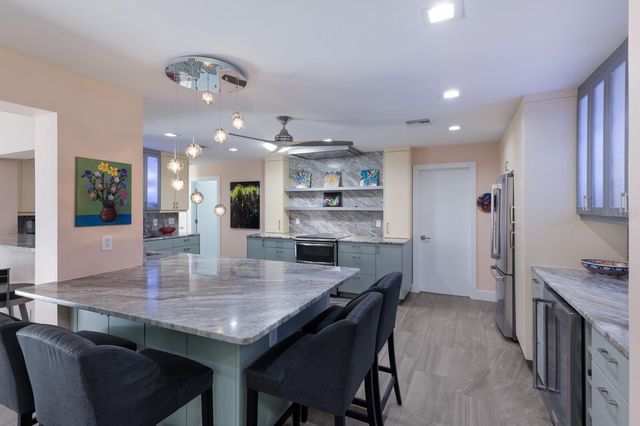 426 N SHORE DRIVE, Sarasota, FL 34234