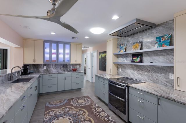 426 N SHORE DRIVE, Sarasota, FL 34234