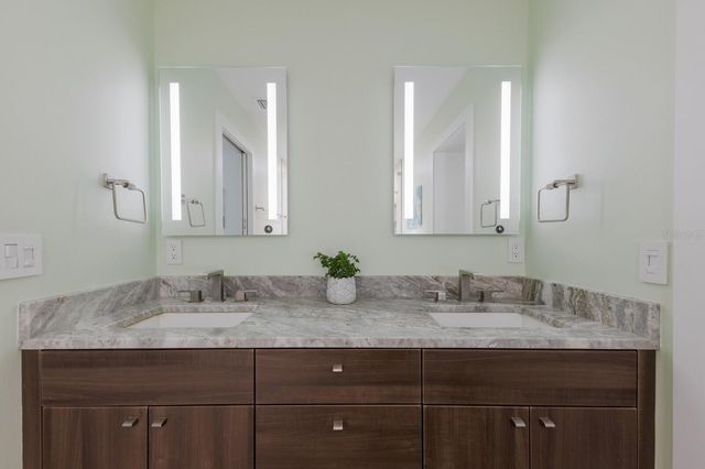 426 N SHORE DRIVE, Sarasota, FL 34234