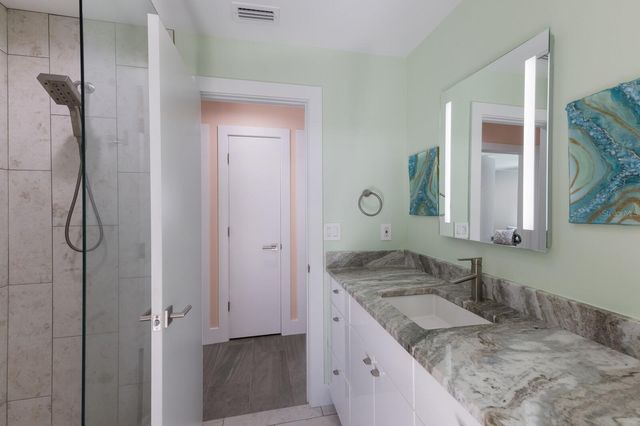 426 N SHORE DRIVE, Sarasota, FL 34234