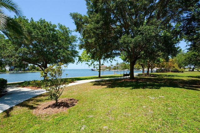 426 N SHORE DRIVE, Sarasota, FL 34234