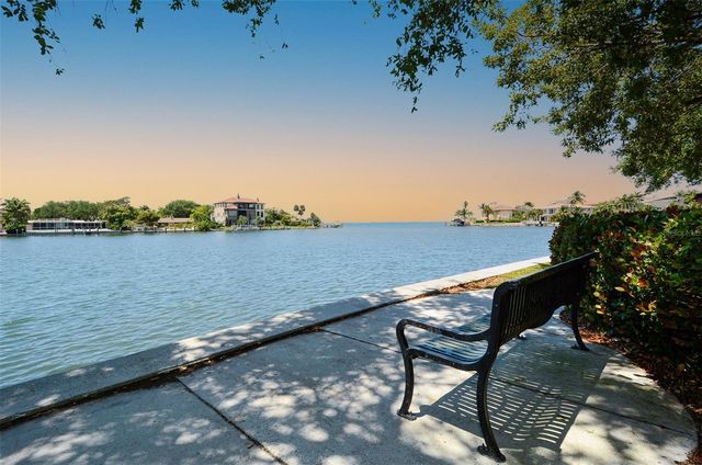 426 N SHORE DRIVE, Sarasota, FL 34234