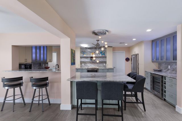 426 N SHORE DRIVE, Sarasota, FL 34234