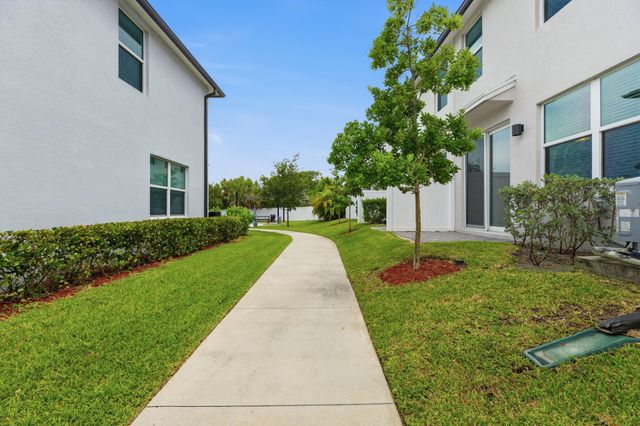 4046 HOT SPRINGS Avenue, Palm Springs, FL 33461