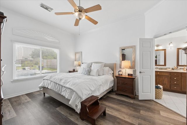 10707 Barker Lake Court, Cypress, TX 77433