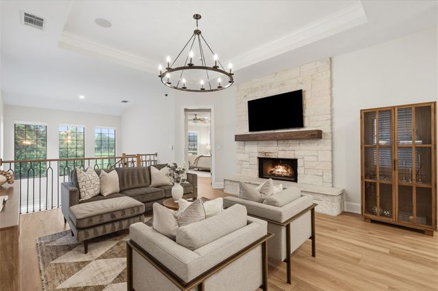 331 THE HILLS DR 10, Austin, TX 78738