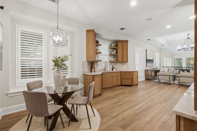 331 THE HILLS DR 10, Austin, TX 78738
