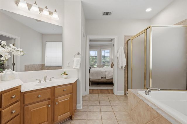 331 THE HILLS DR 10, Austin, TX 78738