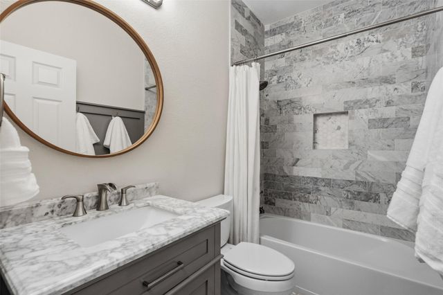 331 THE HILLS DR 10, Austin, TX 78738