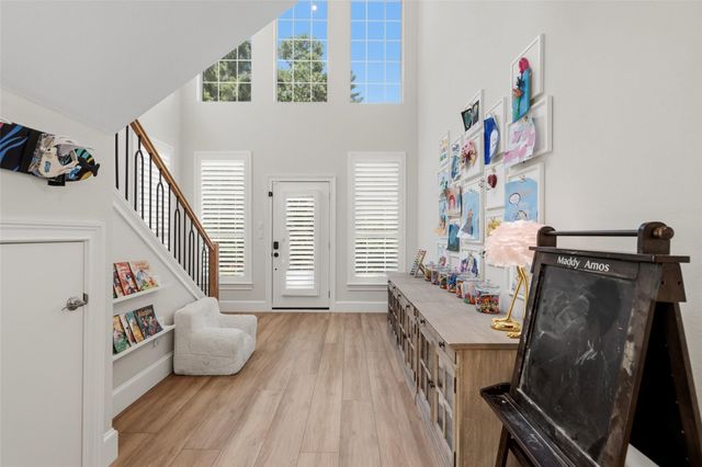 331 THE HILLS DR 10, Austin, TX 78738
