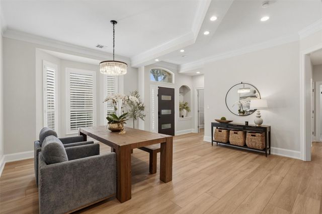 331 THE HILLS DR 10, Austin, TX 78738