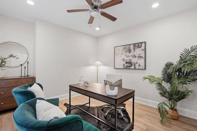 331 THE HILLS DR 10, Austin, TX 78738