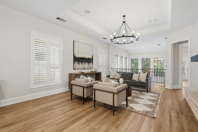 331 THE HILLS DR 10, Austin, TX 78738